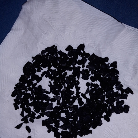 Real shungite stones and pebbles - Picture 8 of 8